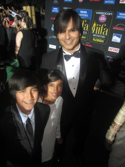 Vivek Oberoi shoots us a dashing smile :)